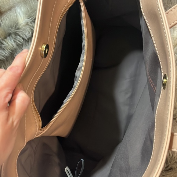 Matt & Nat Vegan Leather Bag Almond or Cream Color EUC - Picture 4 of 6